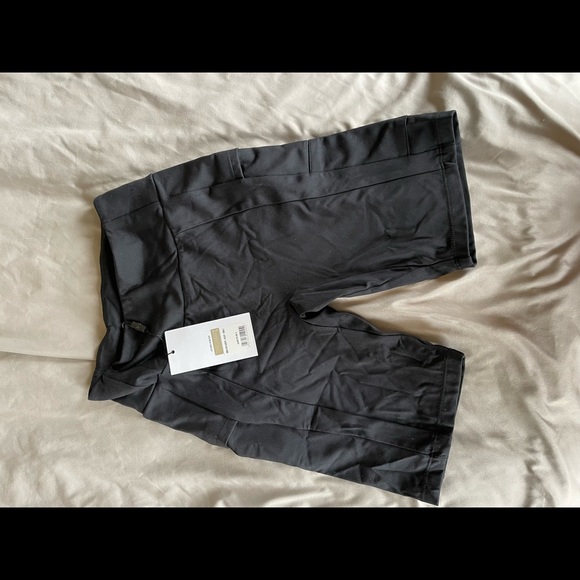 New Gymshark Non Stop Shorts- Black- size Small - Picture 2 of 3